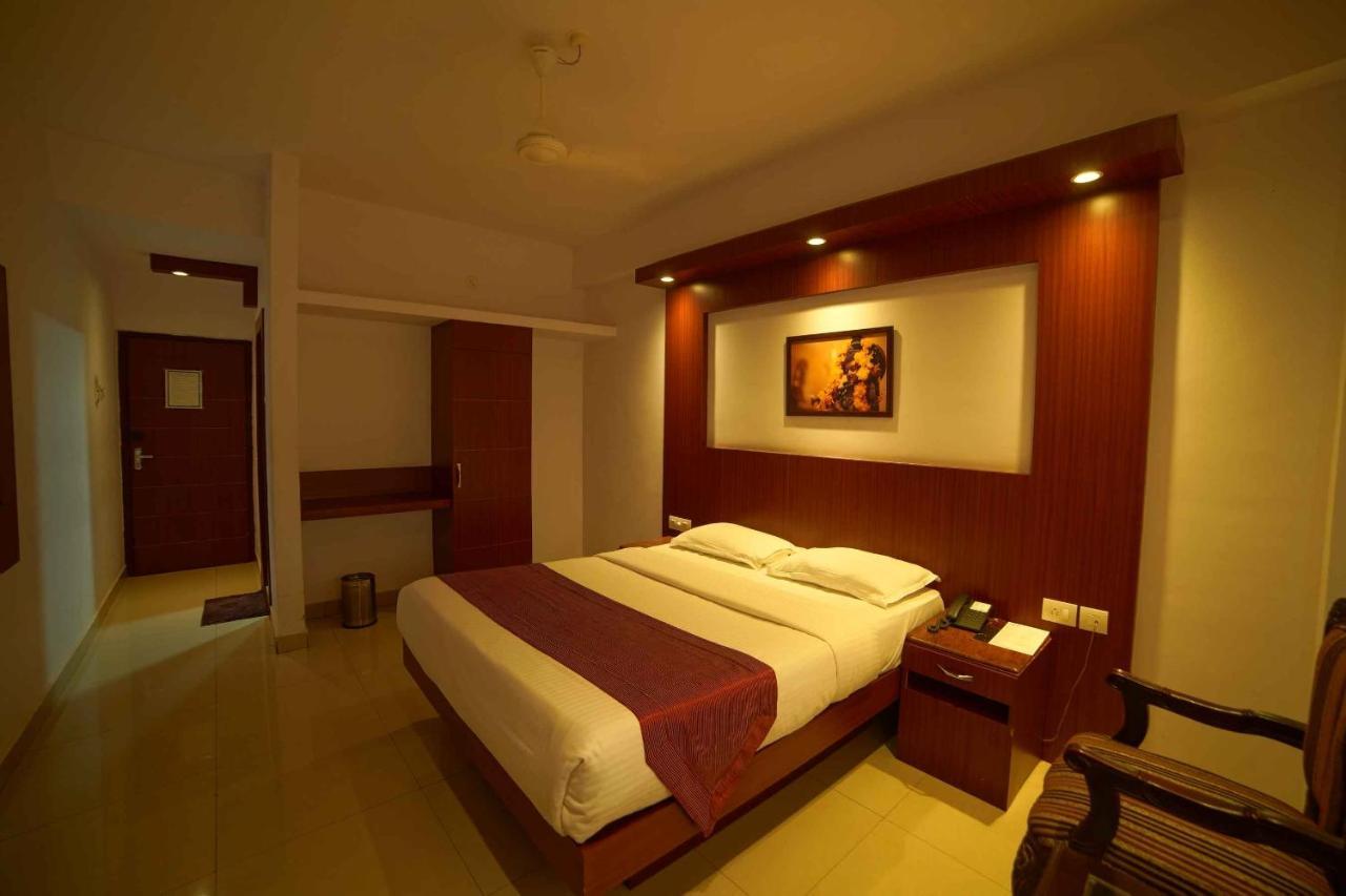 Hotel The Vyshakh Guruvāyūr Exterior foto