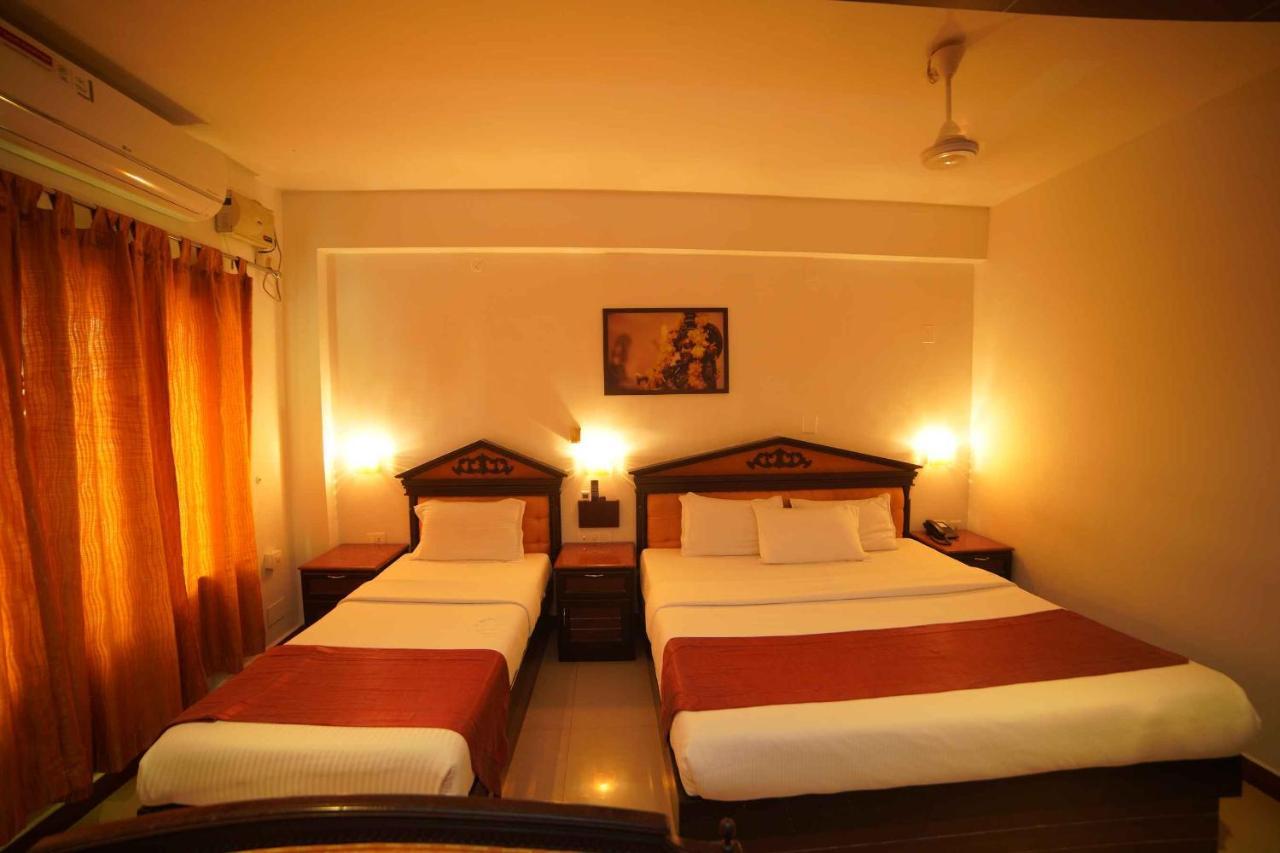 Hotel The Vyshakh Guruvāyūr Exterior foto