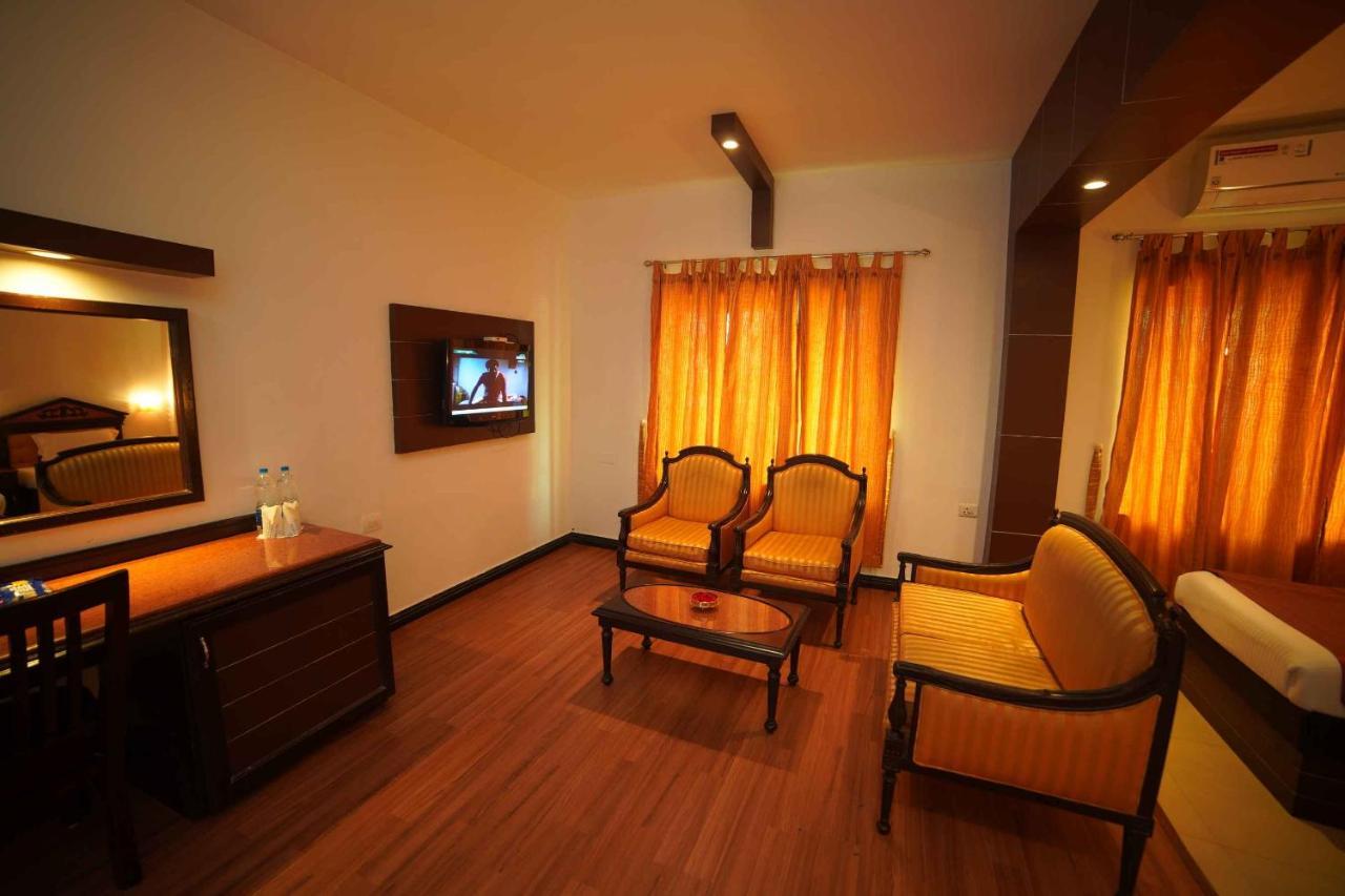 Hotel The Vyshakh Guruvāyūr Exterior foto