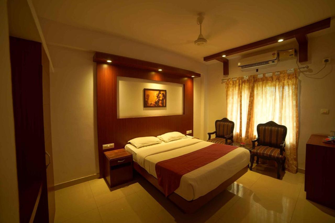 Hotel The Vyshakh Guruvāyūr Exterior foto