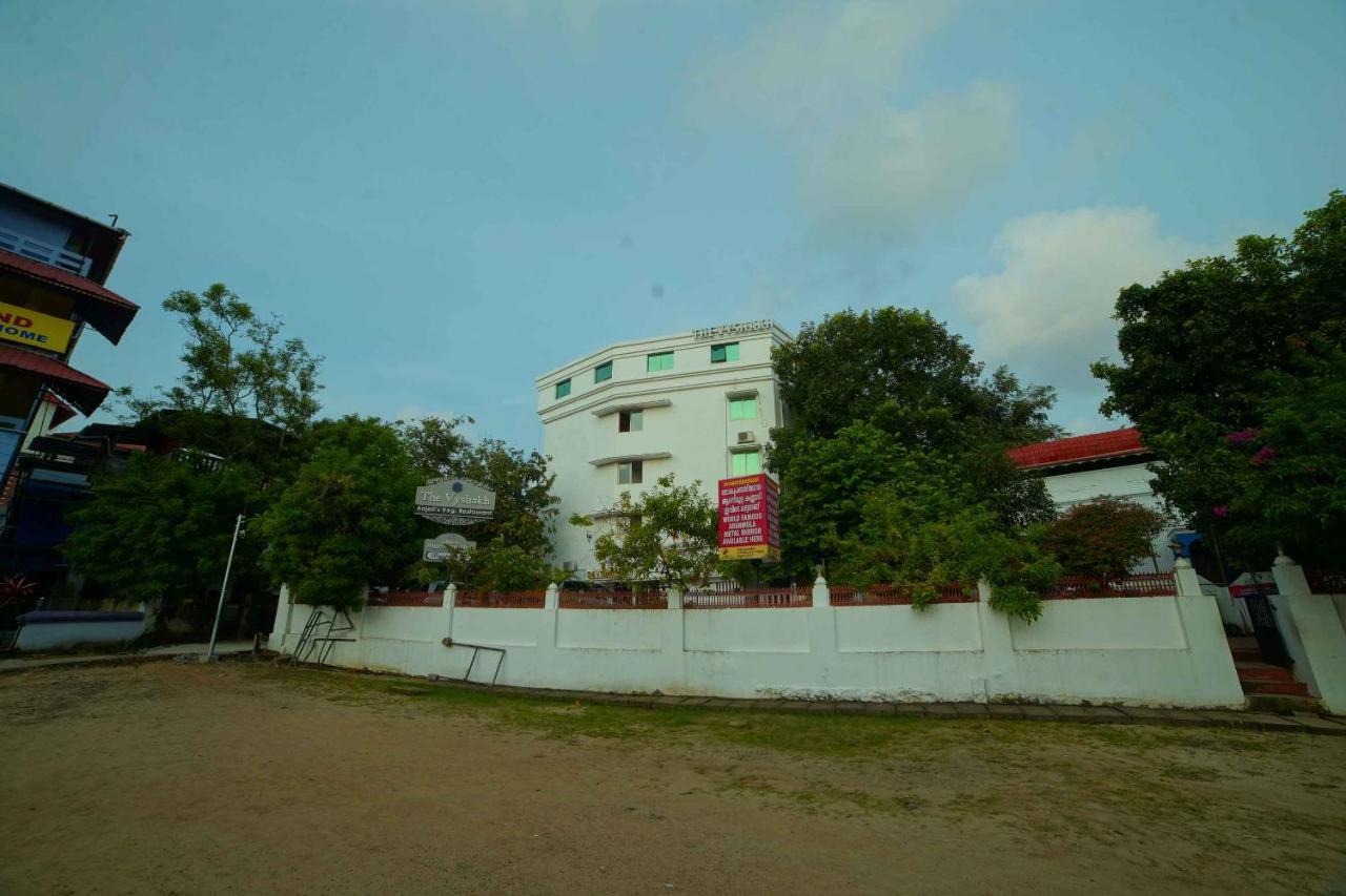 Hotel The Vyshakh Guruvāyūr Exterior foto